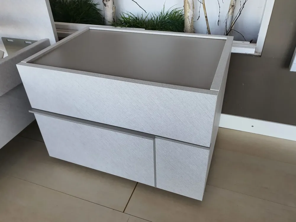 Outlet Comodino Hashtag di a prezzo scontato Comodini