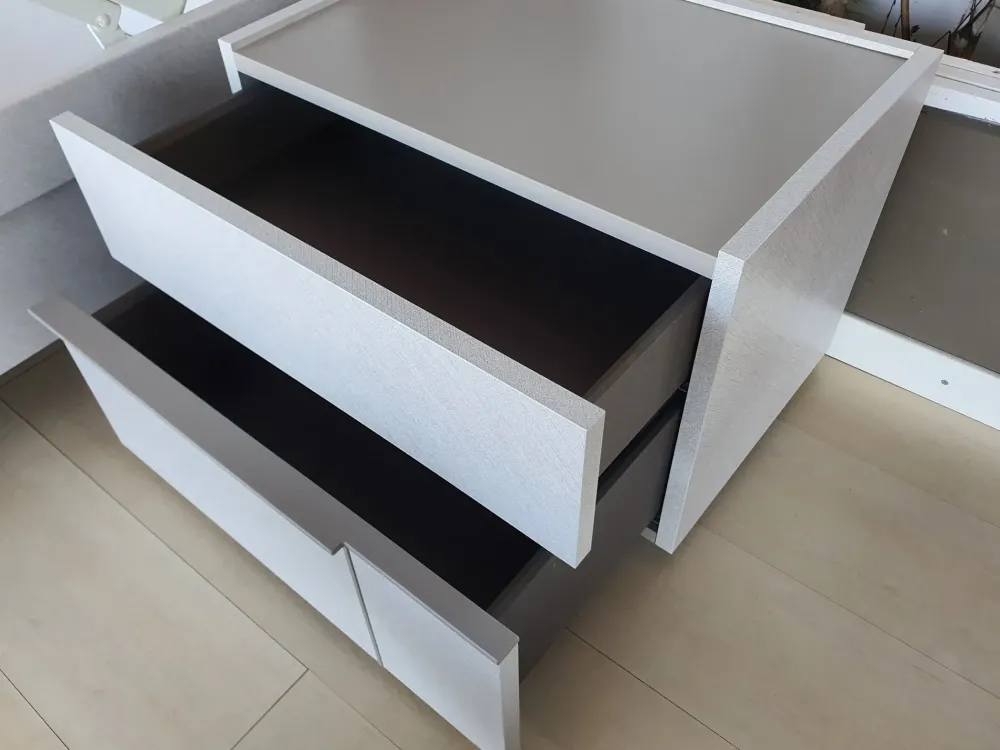 Outlet Comodino Hashtag di a prezzo scontato Comodini