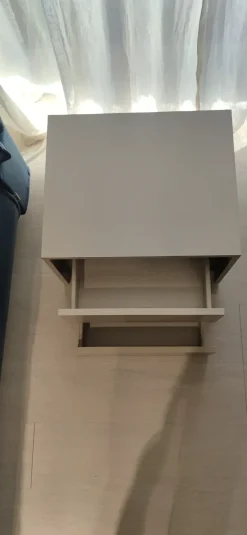 Comodino modello Chic di scontato^Colombini Casa Clearance