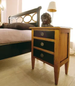 Falegnameria Italiana Comodino modello Comodino f801 a PREZZI OUTLET- Comodini