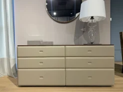 Comodino modello Moondance di^Poltrona Frau Clearance