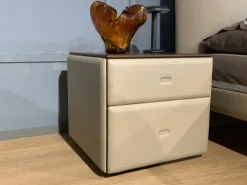 Comodino modello Moondance di^Poltrona Frau Clearance