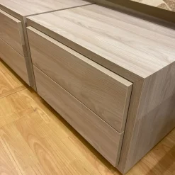 Giessegi Comodino modello Parigi a marchio con forte sconto- Comodini