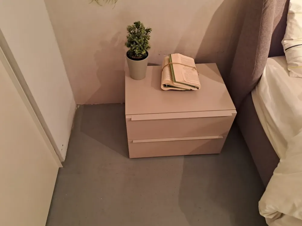 Pianca Comodino Spazio di scontato del 31%- Comodini