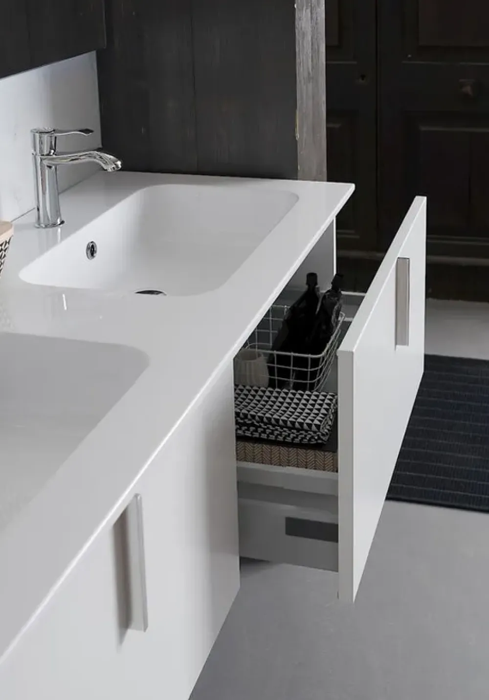 Bagno moderno sospeso scontato del -41 %^Compab Outlet
