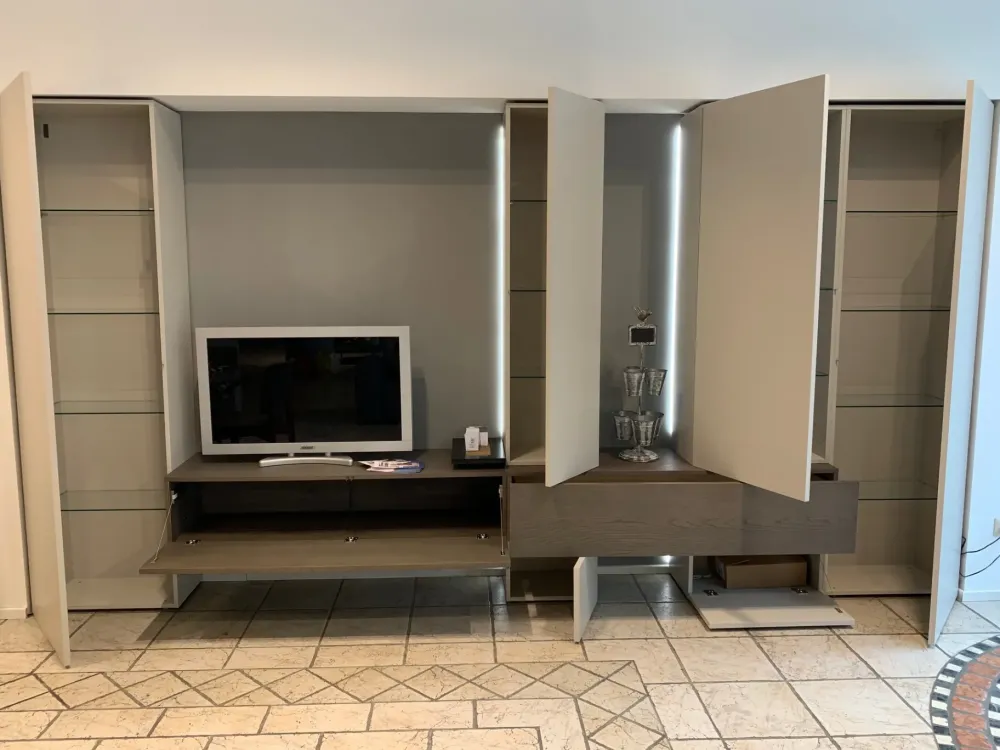 Pianca Composizione per il soggiorno modello Spazio di a prezzo Outlet- Soggiorni Completi