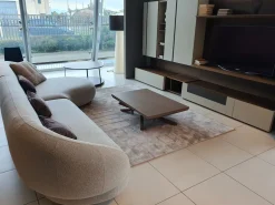 Outlet Con penisola a 5 posti Pacific di : prezzo su richiesta Divani