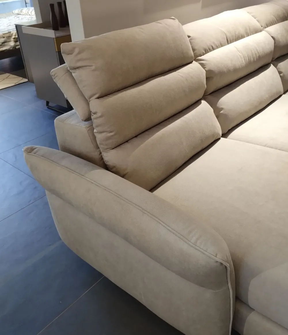 Con penisola Mod.tenero a PREZZO OUTLET scontato del 50%^Aerre Salotti New