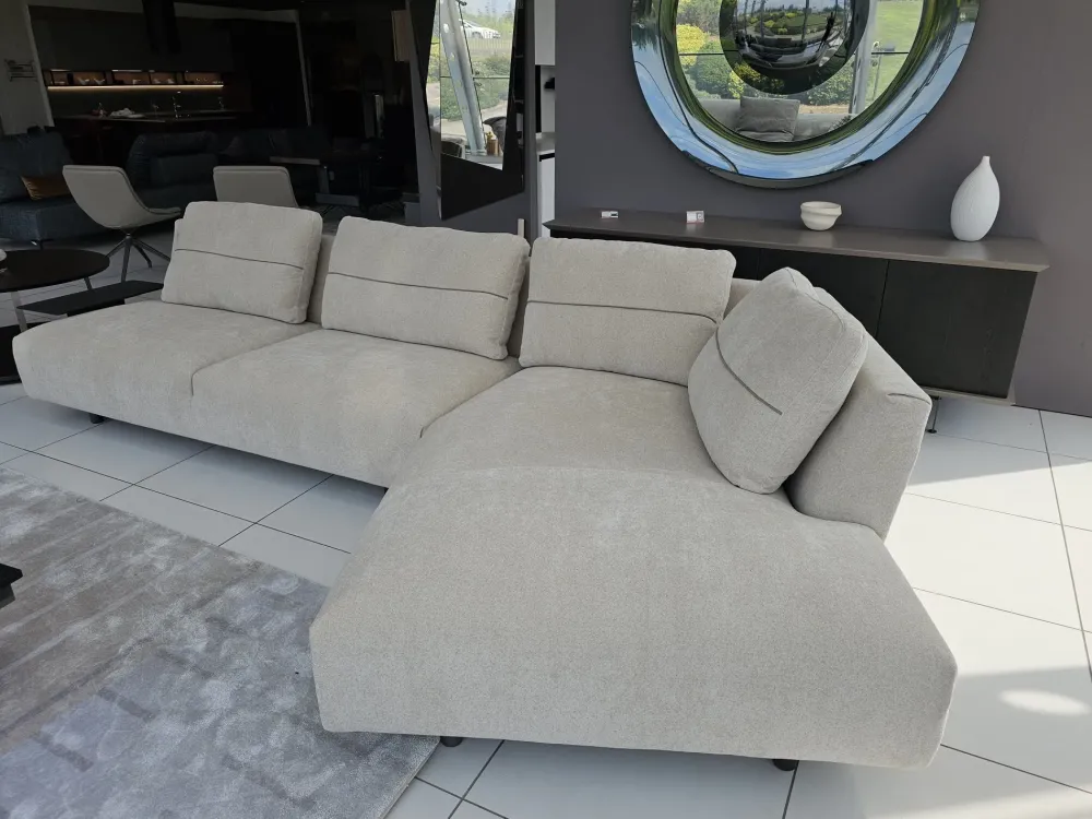 Online Con penisola tessuto modello Atlantis di Divani