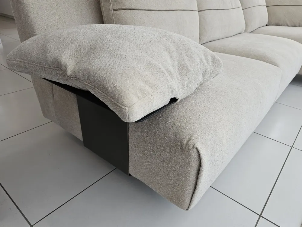 Online Con penisola tessuto modello Atlantis di Divani