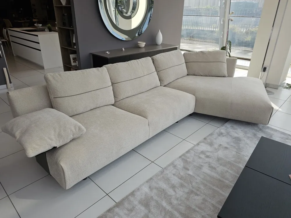 Online Con penisola tessuto modello Atlantis di Divani