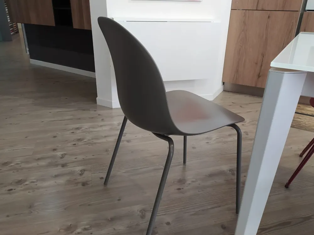 Connubia : Tavolo Pentagon in offerta outlet. Design unico ed elegante.- Tavoli