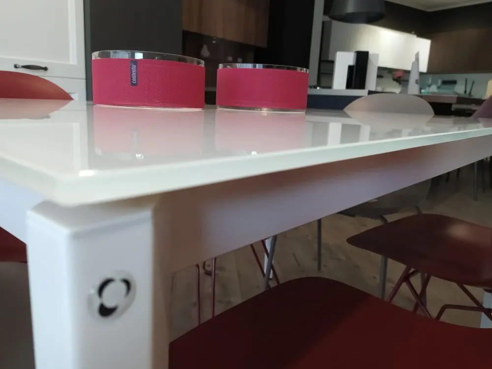 Connubia : Tavolo Pentagon in offerta outlet. Design unico ed elegante.- Tavoli