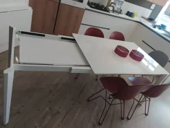 Connubia : Tavolo Pentagon in offerta outlet. Design unico ed elegante.- Tavoli