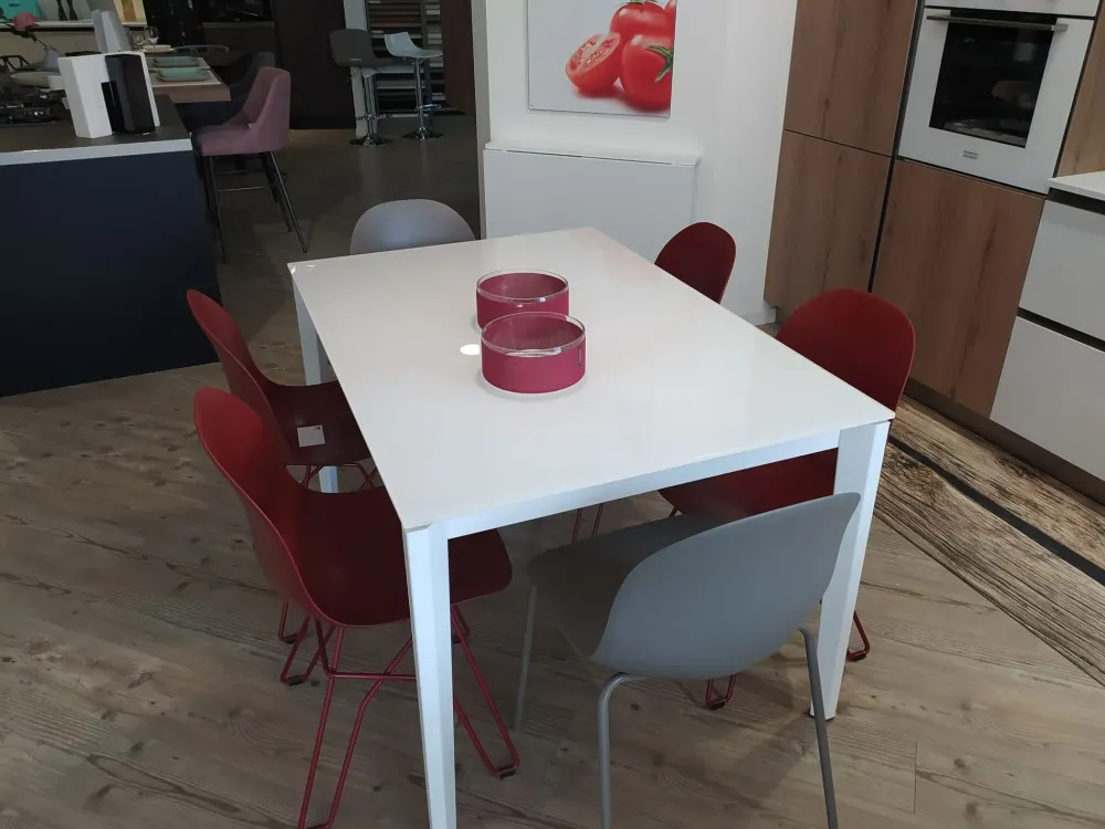 Connubia : Tavolo Pentagon in offerta outlet. Design unico ed elegante.- Tavoli