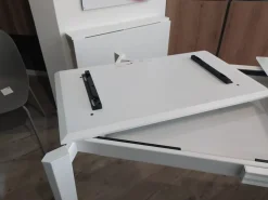 Connubia : Tavolo Pentagon in offerta outlet. Design unico ed elegante.- Tavoli