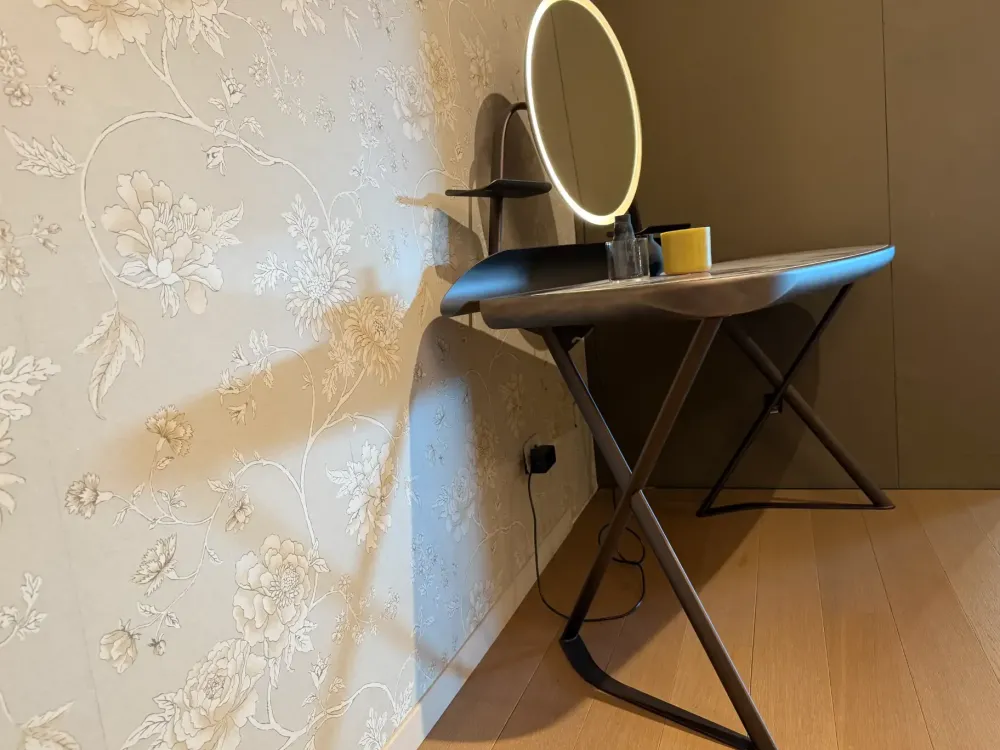 Cattelan Italia Consolle modello Cocoon trousse keramik a marchio SCONTATA- Consolle