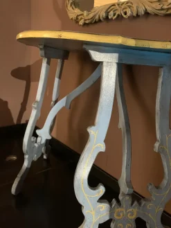 Artigianale Consolle modello Consolle azzurra scontata del 45%- Consolle