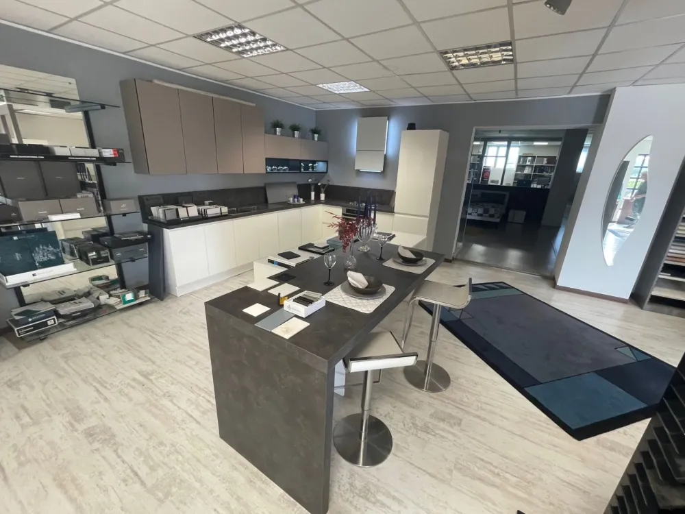 Cucina a PREZZI OUTLET in laccato lucido -59%^Arredo3 Online