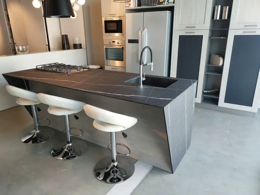 Cucina a prezzo ribassato ad isola industriale City^Stosa New