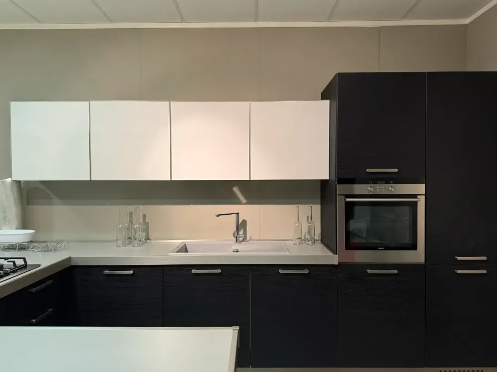 Cucina a prezzo ribassato ad angolo moderna Cucina osaka maistri^Maistri Cucine