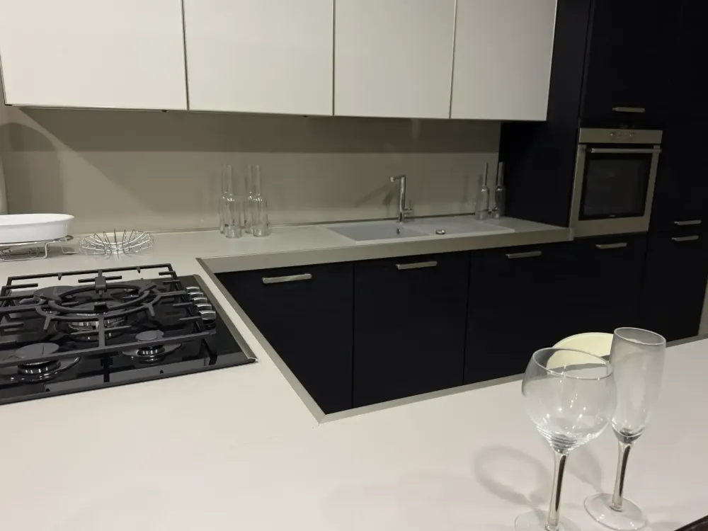 Cucina a prezzo ribassato ad angolo moderna Cucina osaka maistri^Maistri Cucine