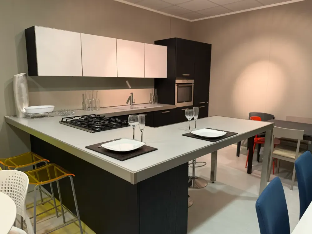 Cucina a prezzo ribassato ad angolo moderna Cucina osaka maistri^Maistri Cucine