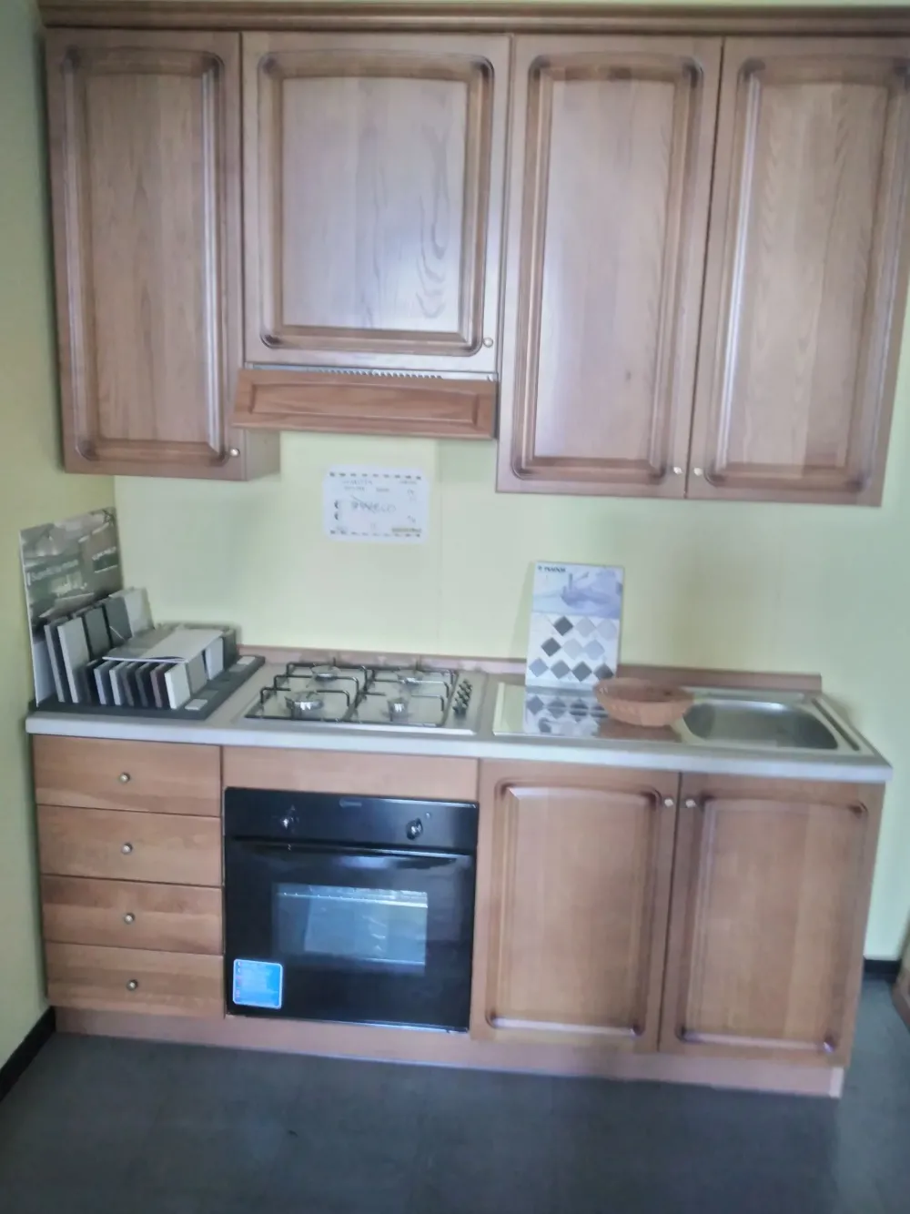 Cucina a prezzo ribassato lineare country Uefa^Artigianale Sale