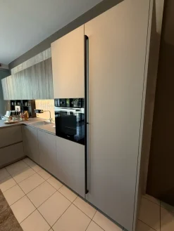 Cucina a prezzo ribassato con penisola moderna D23^Doimo Cucine Sale