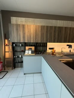 Cucina a prezzo ribassato con penisola moderna D23^Doimo Cucine Sale