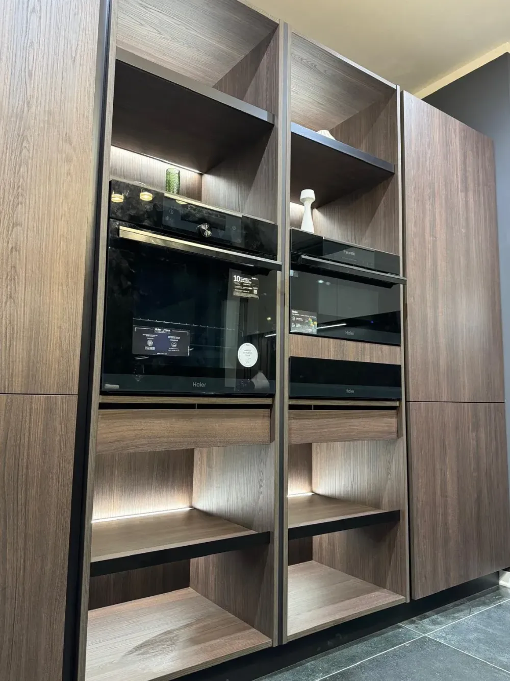 Cucina a prezzo scontato con penisola design Menta^Miton Discount