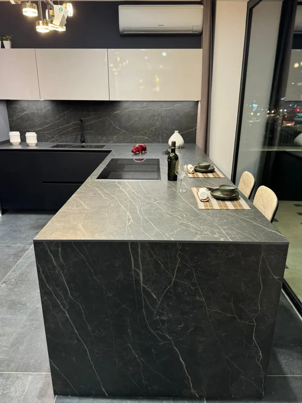 Cucina a prezzo scontato con penisola design Menta^Miton Discount