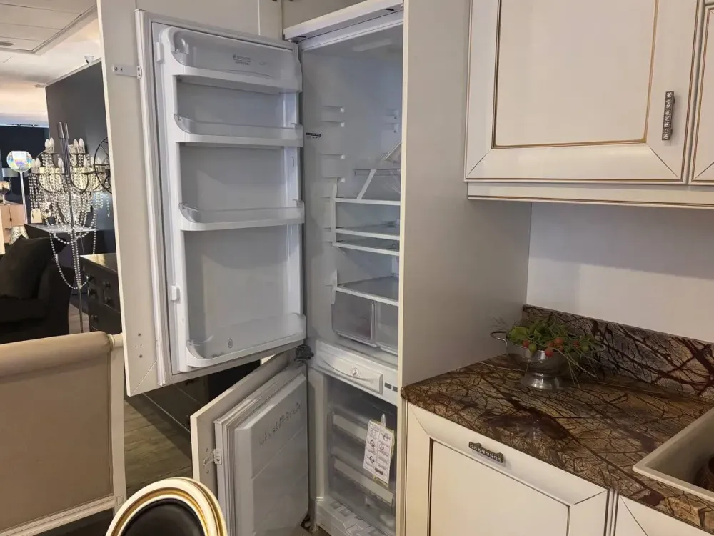 Cucina ad angolo in laccata a prezzo ribassato 50%^Arrex Clearance