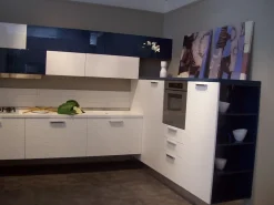 Sale Cucina ad angolo in laccato lucido bianca Plan materic  a prezzo ribassato Cucine Ad Angolo|Cucine Moderne