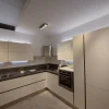 Veneta Cucine Cucina ad angolo in laccato lucido a prezzo ribassato 61%- Cucine Ad Angolo|Cucine Moderne