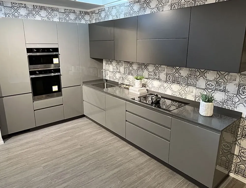 Cucina ad angolo in laccato lucido a prezzo ribassato 30%^Scavolini New