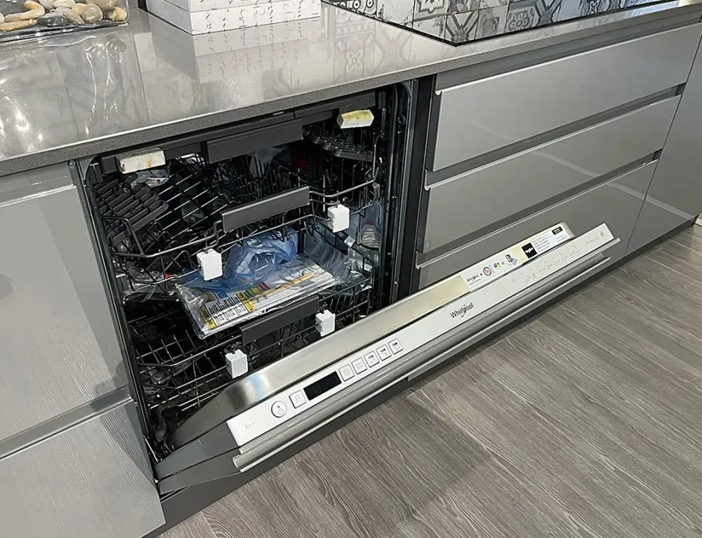 Cucina ad angolo in laccato lucido a prezzo ribassato 30%^Scavolini New