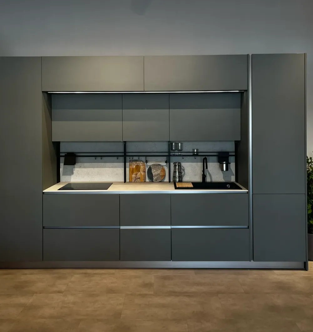 Cucina ad angolo in laminato opaco a prezzo scontato 40%^Doimo Cucine Hot