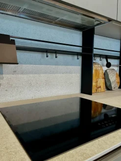 Cucina ad angolo in laminato opaco a prezzo scontato 40%^Doimo Cucine Hot