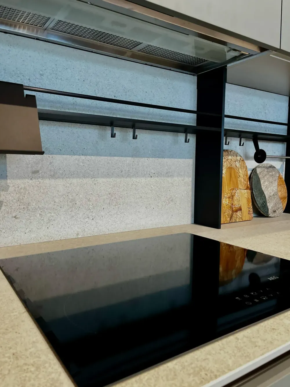 Cucina ad angolo in laminato opaco a prezzo scontato 40%^Doimo Cucine Hot