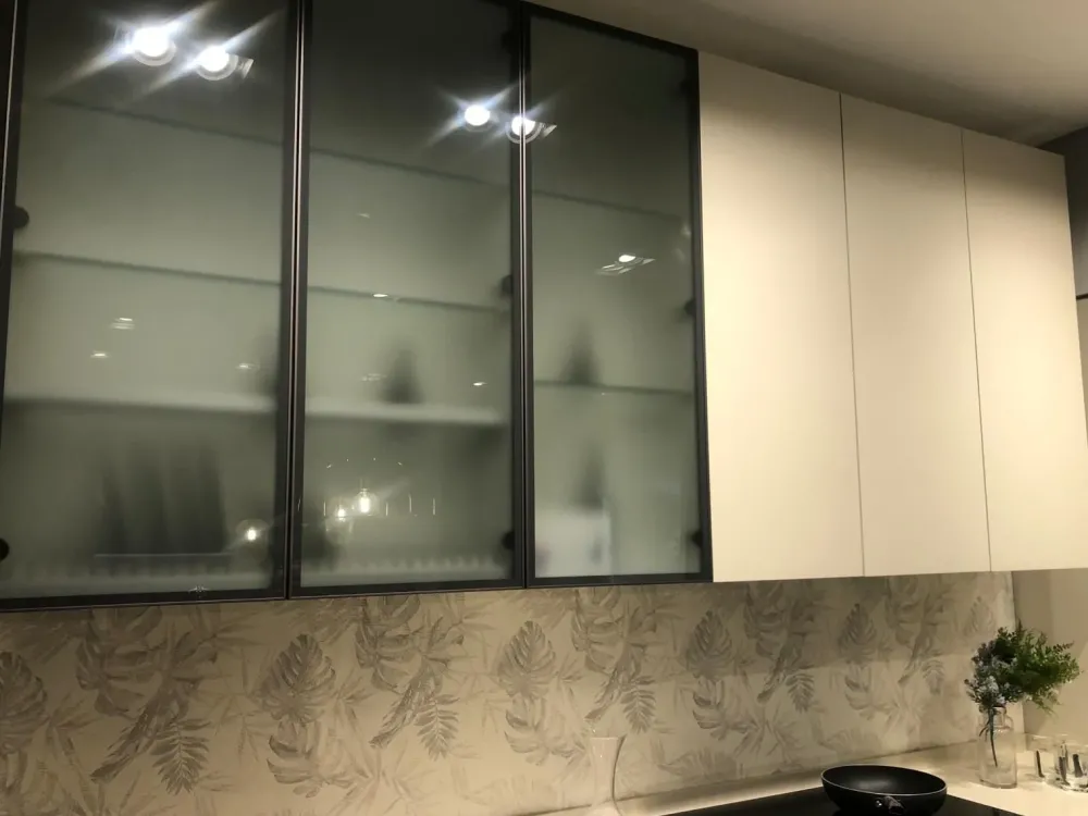 Cucina ad angolo in laminato materico a prezzo ribassato 34%^Scavolini Clearance