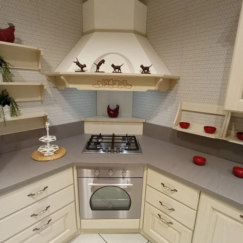Cucina ad angolo in legno magnolia Madeleine a prezzo ribassato^Scavolini Discount