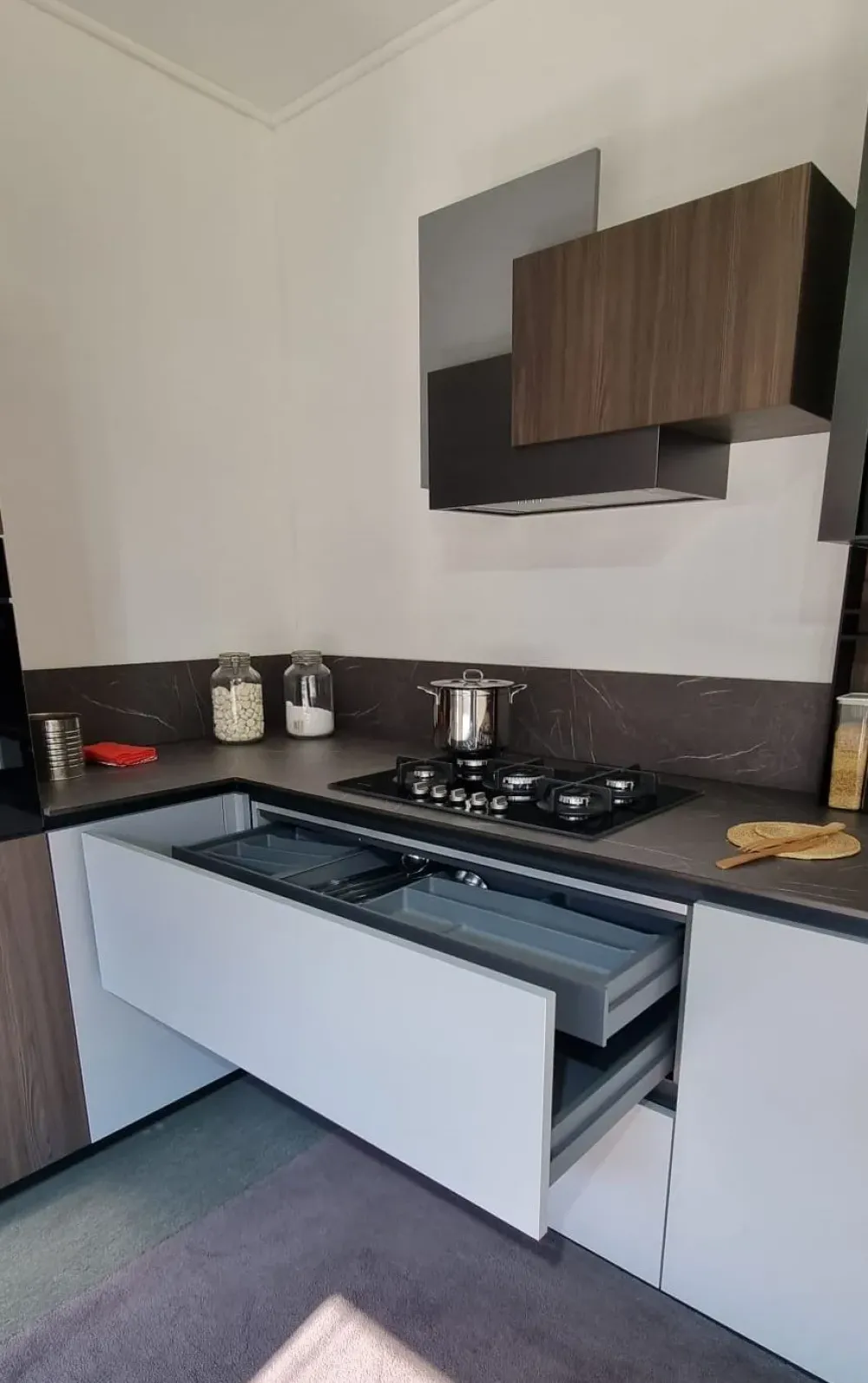 Stosa Cucina ad angolo in polimerico opaco altri colori Metropolis a prezzo scontato- Cucine Ad Angolo|Cucine Moderne