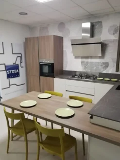 Discount Cucina ad angolo in polimerico opaco a prezzo scontato 40% Cucine Ad Angolo|Cucine Moderne