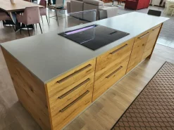 Cucina ad isola in laccato lucido modello Kristal ad un prezzo riservato^Artigianale Outlet