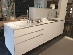 Cucina ad isola in laminato opaco bianca Artematica   a prezzo ribassato^Valcucine Best
