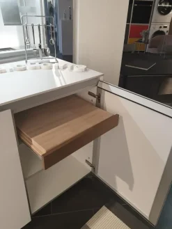 Cucina ad isola in laminato opaco bianca Artematica   a prezzo ribassato^Valcucine Best