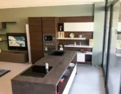 Cucina ad isola in polimerico opaco bianca Petalo a prezzo ribassato^Essebi