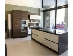 Cucina ad isola in polimerico opaco bianca Petalo a prezzo ribassato^Essebi