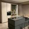 Ernestomeda Cucina ad isola in resina cementizia bianca Obliqua  a prezzo scontato- Cucine Ad Isola|Cucine Design
